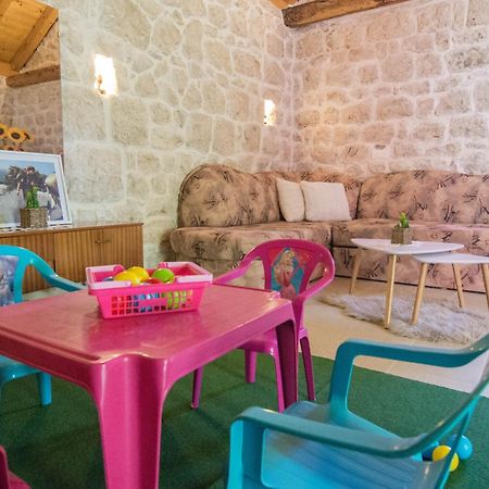 Villa Milena With Heated Pool And Jacuzzi Kostanje Buitenkant foto