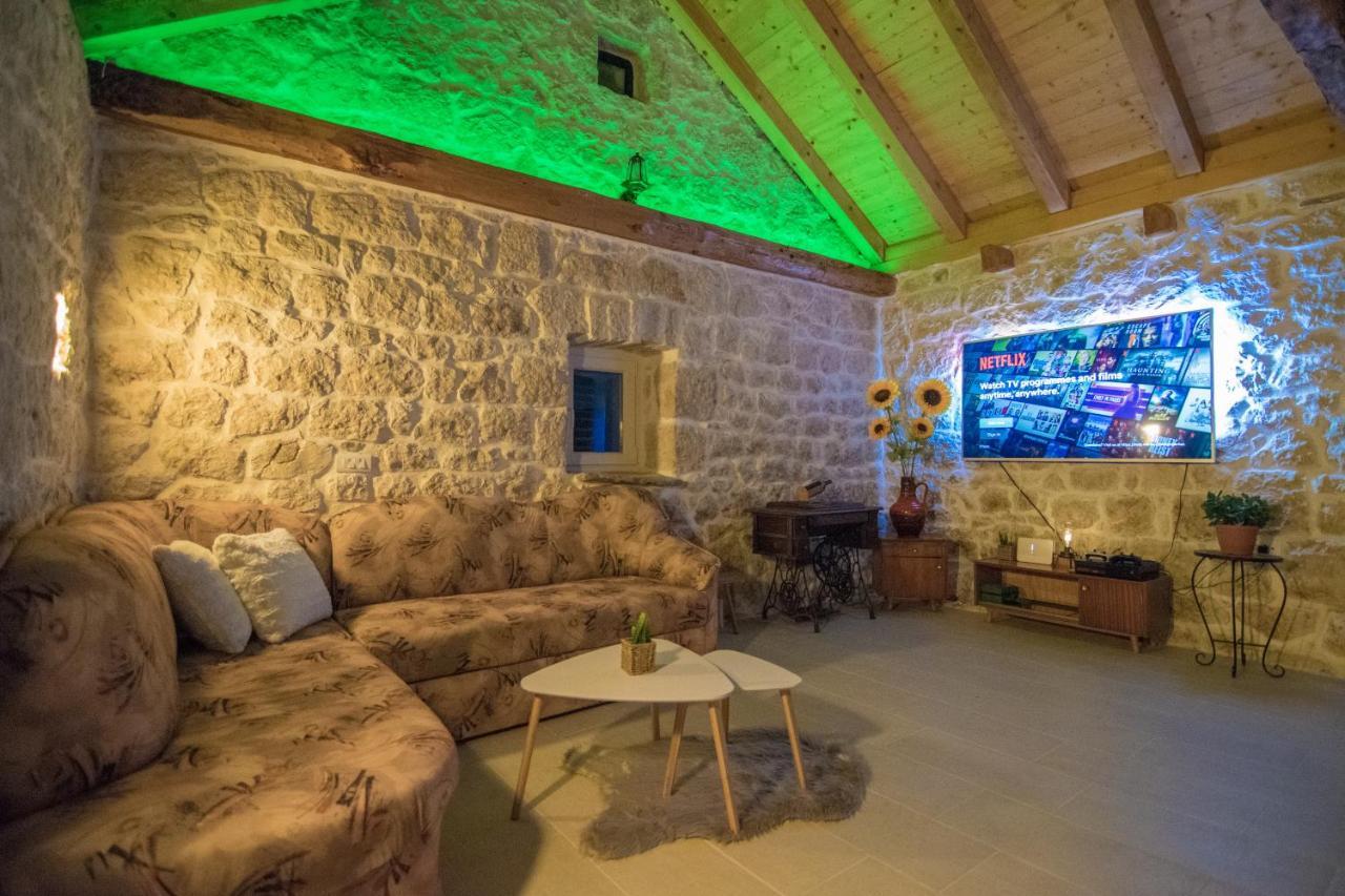Villa Milena With Heated Pool And Jacuzzi Kostanje Buitenkant foto