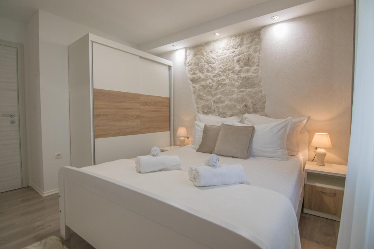 Villa Milena With Heated Pool And Jacuzzi Kostanje Buitenkant foto