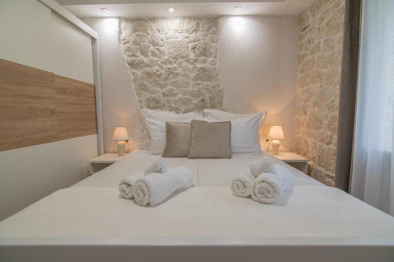 Villa Milena With Heated Pool And Jacuzzi Kostanje Buitenkant foto