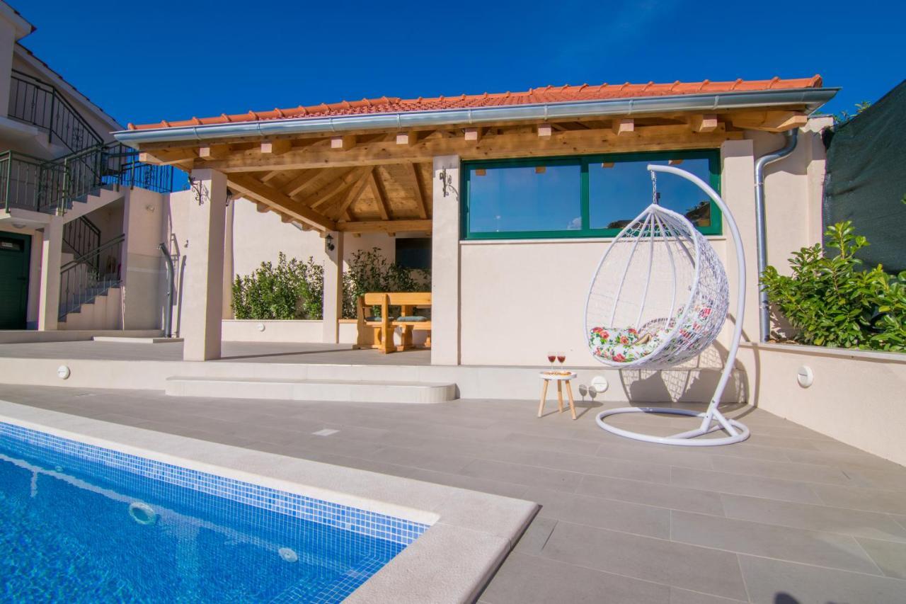 Villa Milena With Heated Pool And Jacuzzi Kostanje Buitenkant foto